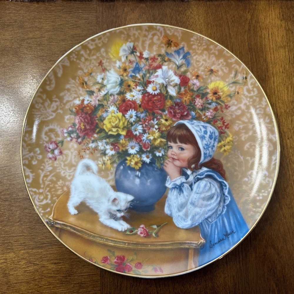 Sandra Kuck Childhood Almanac‎ "Just Dreaming" Plate